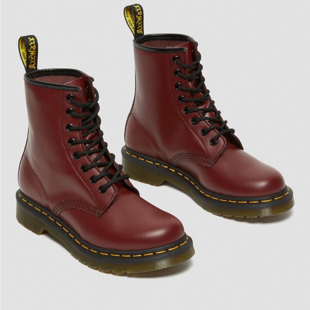 Dr. Martens - 1460 WOMEN'S SMOOTH LEATHER LACE UP BOOTS